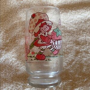 Vintage Strawberry Shortcake Themed Glass Tumbler glass cat red strawberry EUC